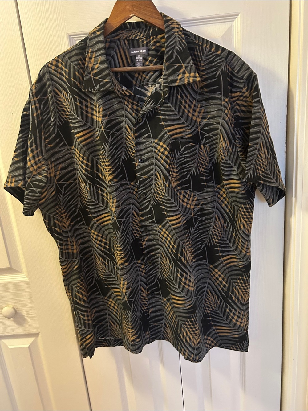 Van Heusen Black Short-Sleeve Palm Leaf Button-Down Shirt Size XXL
